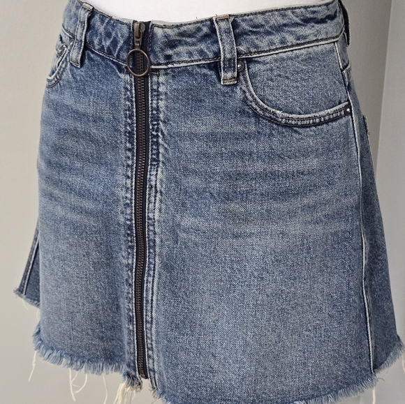 We the Free Zip-Up Denim Mini Skirt Women's Size 25/Size 0-2 - Picture 2 of 9